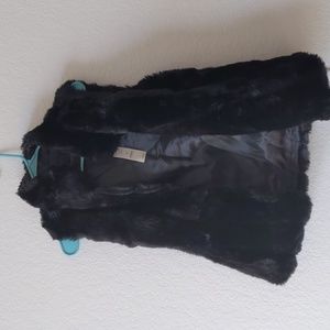 Black Faux fur vest. Women's small. NWT White House Black Market Vest